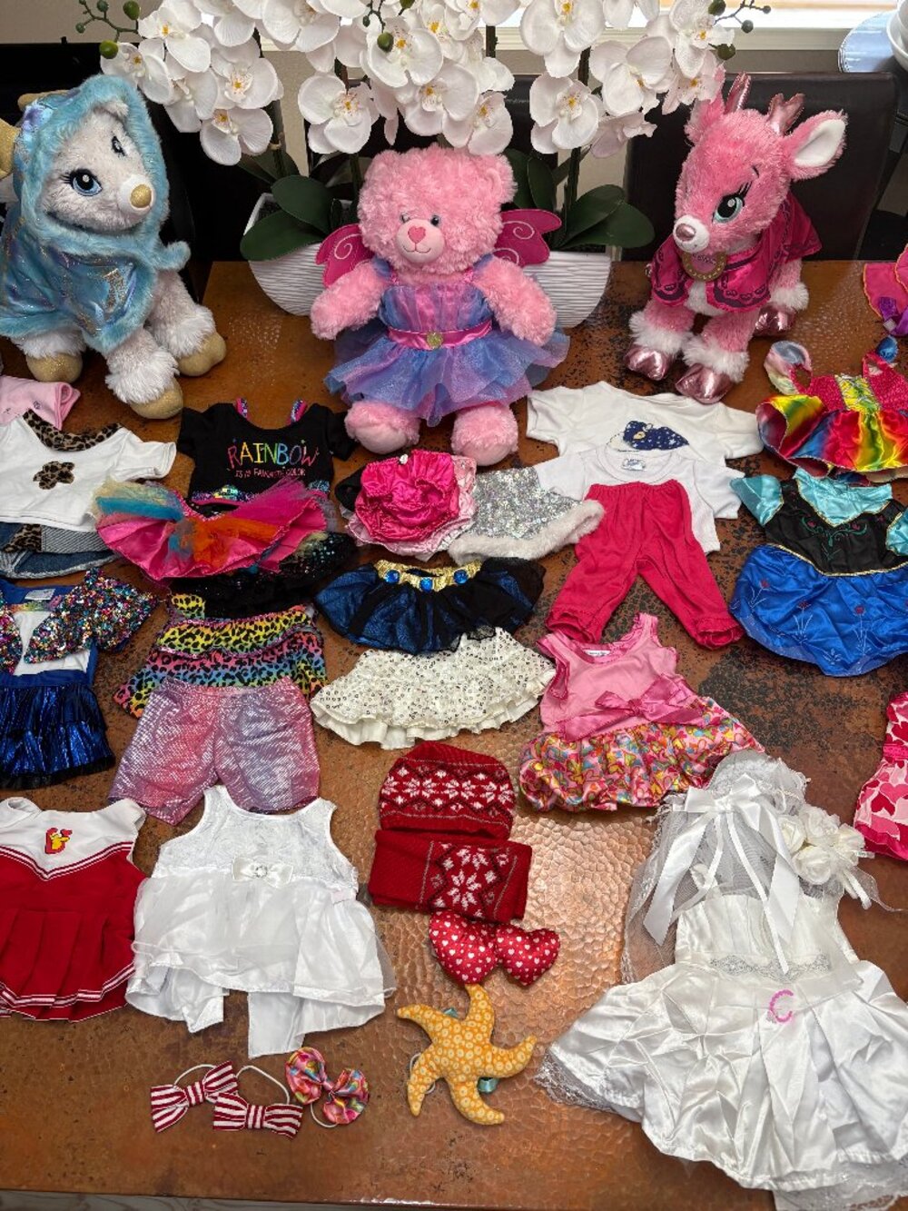 Build-A-Bear Lot    Glisten,  Twinkle,  Pink Teddy Bear    32 outfits of clothes
